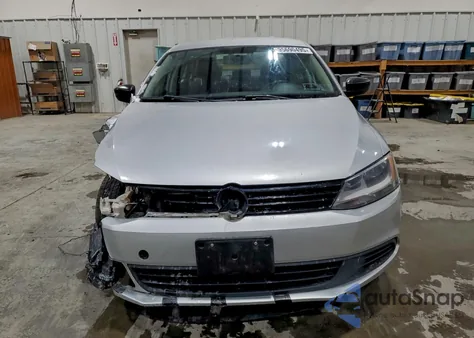 2013 Volkswagen Jetta Base z USA, uszkodzony, nr VIN 3VW2K7AJ6DM210878